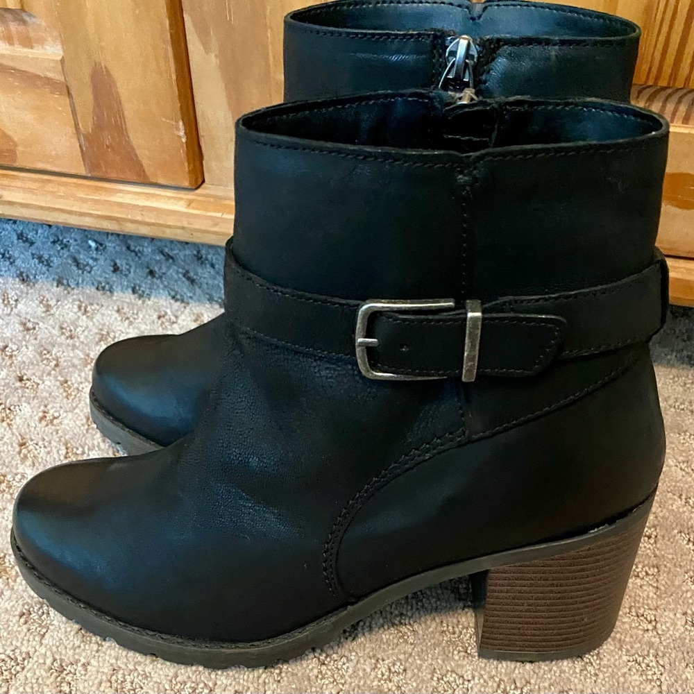 New Clarks Chelsea ankle Boots black size 9.5